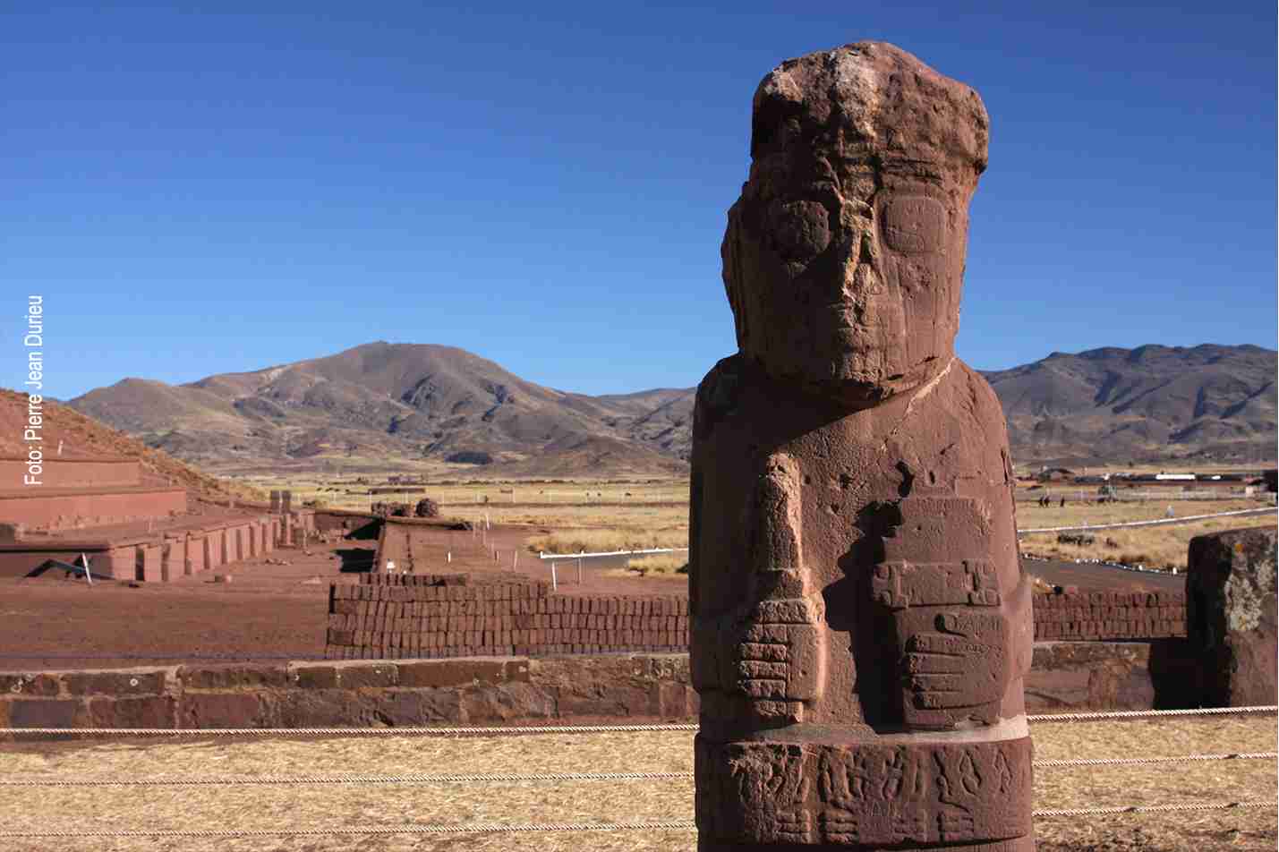 Statue pyramid in Tiwanaku