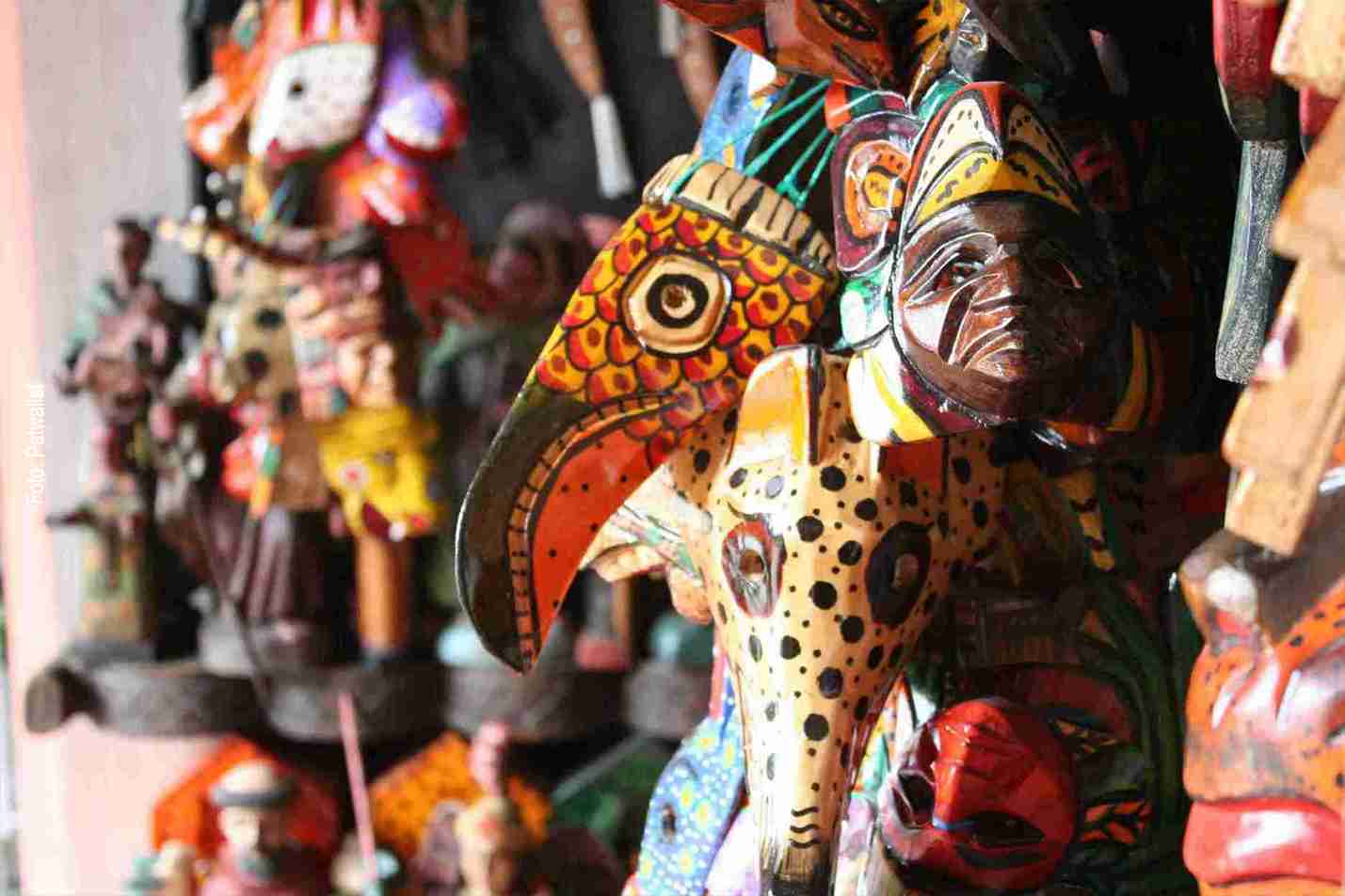 Bunte indigene Masken