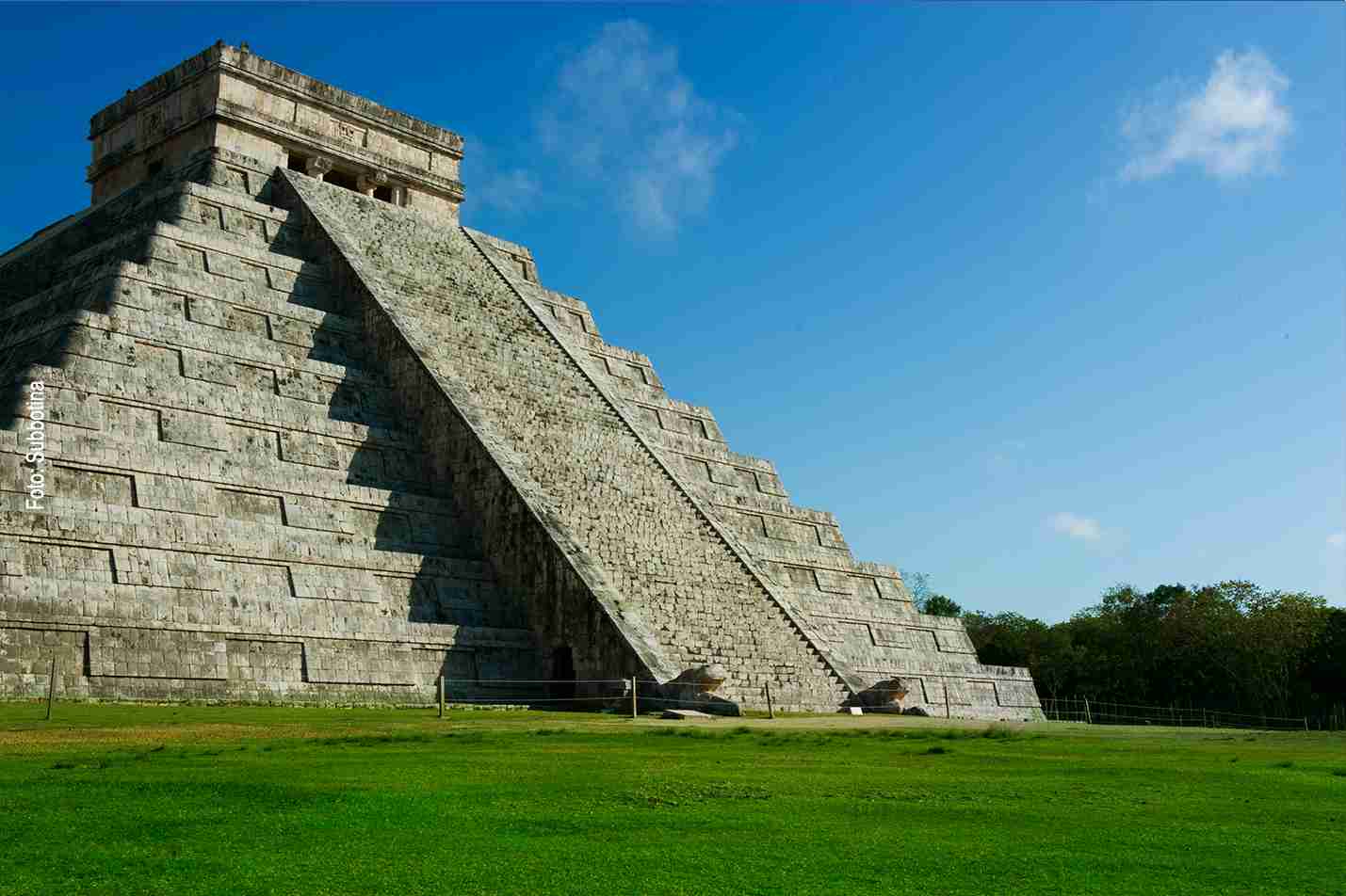 Mayan pyramid in Chichén Itzá
